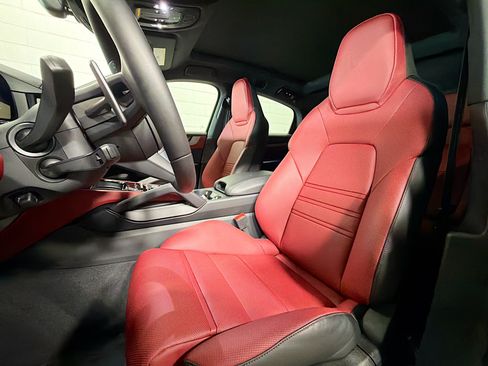 Certified 2026 Porsche Cayenne S AWD/4WD image 5