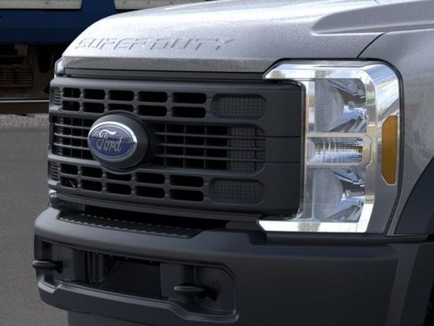 New 2026 Ford F550 4x4 Crew Cab image 17