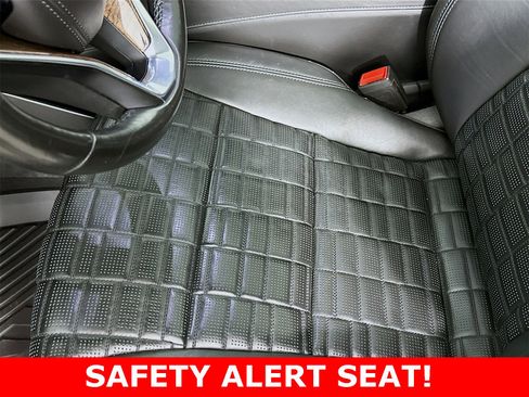 Used 2021 Cadillac Escalade ESV Sport Platinum w/ LPO, ONYX Package image 23