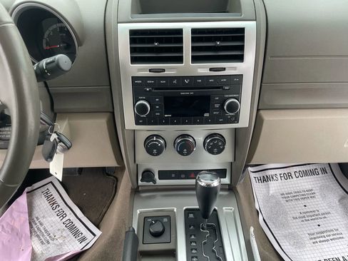 Used 2007 Dodge Nitro SLT image 19