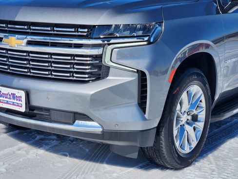 Used 2022 Chevrolet Suburban Premier image 9