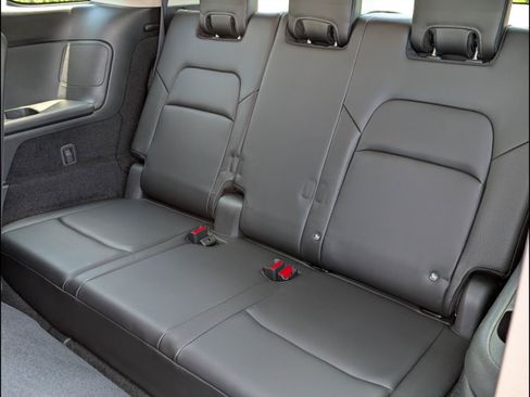 Used 2023 Nissan Pathfinder SL AWD/4WD image 16