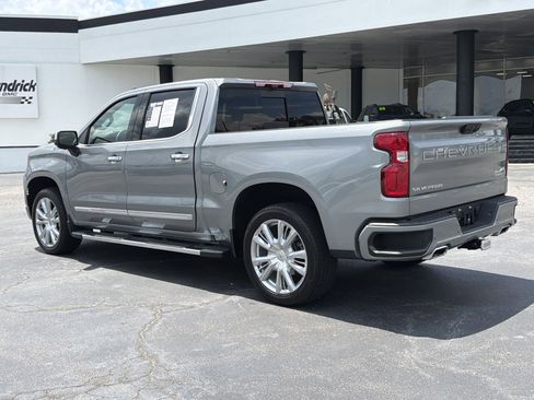 Used 2025 Chevrolet Silverado 1500 High Country w/ High Country Premium Package AWD/4WD image 10