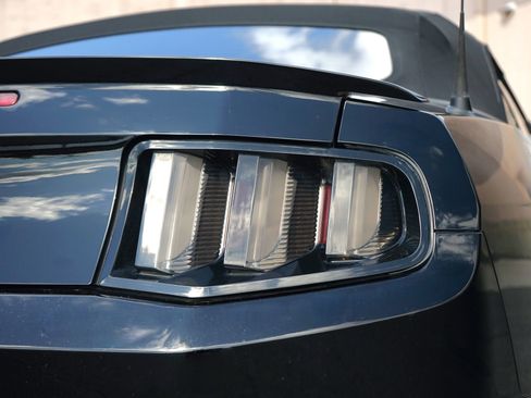 Used 2012 Ford Mustang GT Premium w/ Comfort Pkg RWD image 40