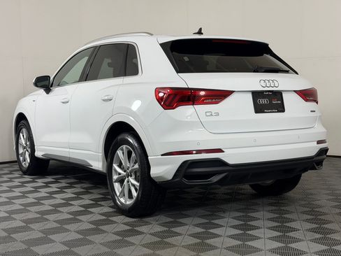Certified 2025 Audi Q3 2.0T Premium w/ Convenience Package AWD/4WD image 3