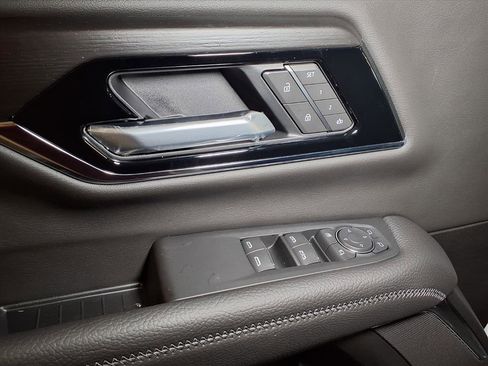 New 2026 GMC Yukon XL Denali w/ Denali Reserve Package image 16