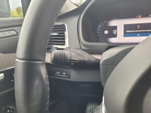 Certified 2023 Volvo XC90 T8 Ultimate w/ Protection Package Premier image 19