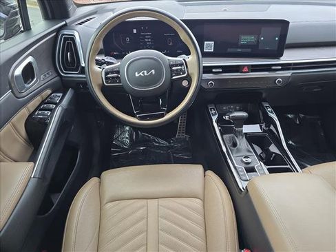 Used 2024 Kia Sorento SX Prestige w/ Olive Brown Leather Package image 11