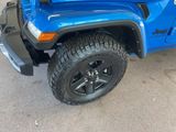Used 2021 Jeep Gladiator Sport image 4