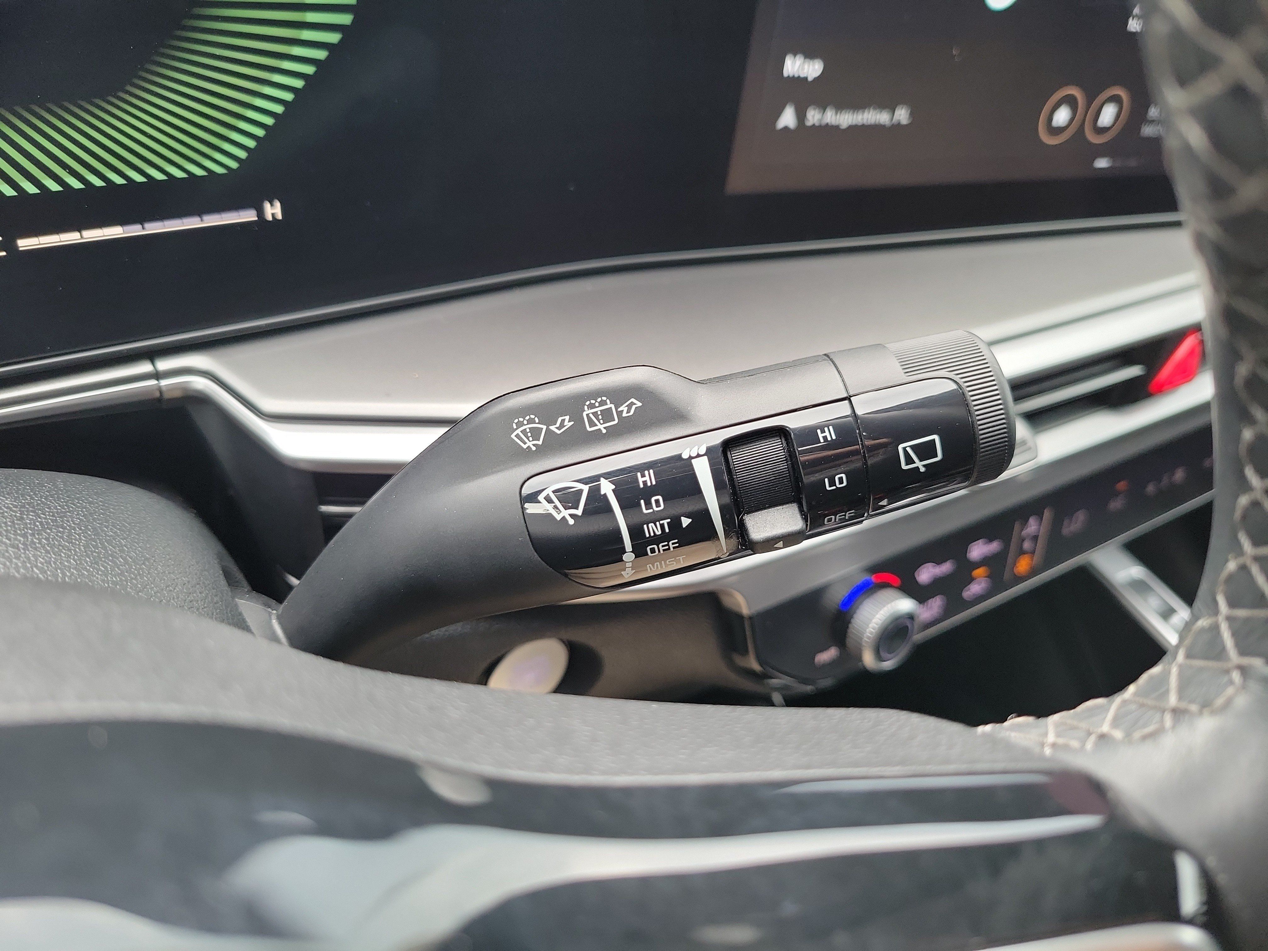 Certified 2025 Kia Sorento S w/ Panoramic Sunroof Package FWD image 29