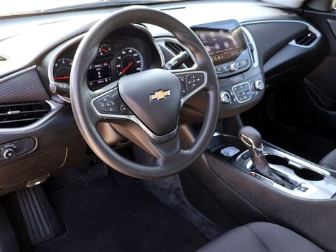 Used 2025 Chevrolet Malibu LT image 22