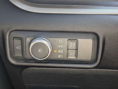Used 2021 Ford Explorer XLT w/ Equipment Group 202A RWD image 28