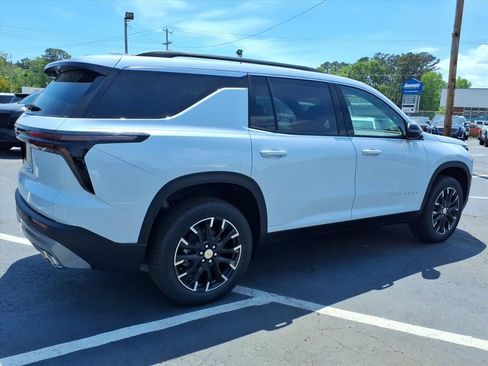 New 2026 Chevrolet Traverse LT w/ Sun and Wheel Package image 3