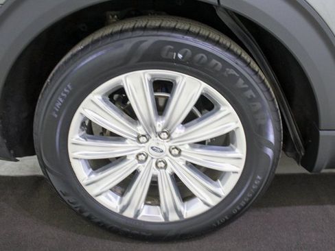 Used 2020 Ford Explorer Limited image 22