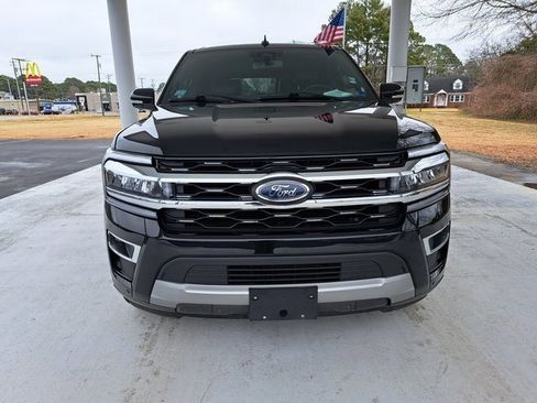 Used 2024 Ford Expedition Limited image 2