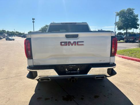 Used 2023 GMC Sierra 1500 SLT w/ X31 Off-Road Package AWD/4WD image 4