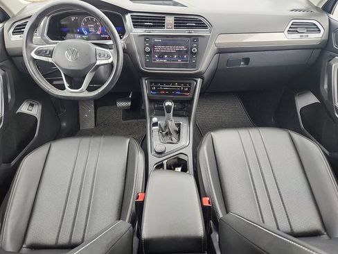 Used 2024 Volkswagen Tiguan SE AWD/4WD image 8