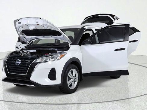 Used 2024 Nissan Kicks S FWD image 10