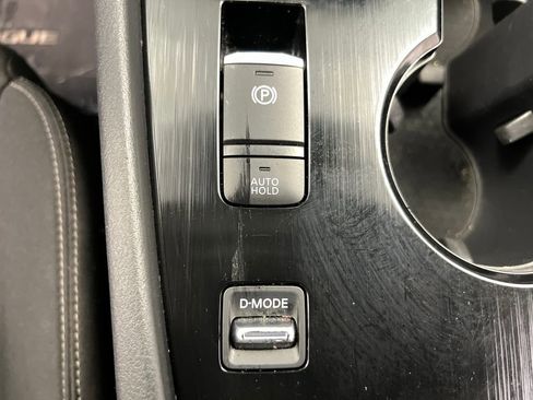 Used 2024 Nissan Rogue S image 43