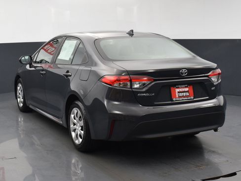 Used 2023 Toyota Corolla LE image 3