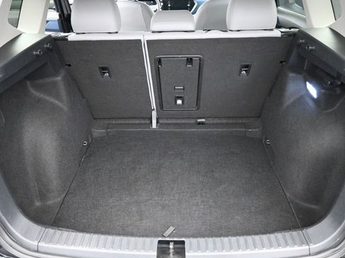 Used 2024 Volkswagen Taos SE image 14