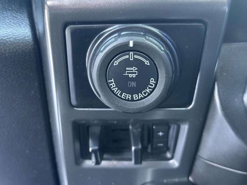 Used 2017 Ford F150 XLT w/ Equipment Group 302A Luxury AWD/4WD image 13