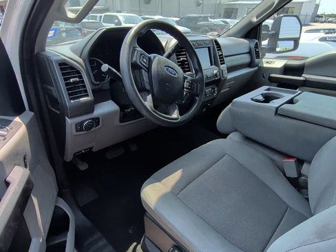 Used 2019 Ford F250 XL w/ STX Appearance Package AWD/4WD image 9