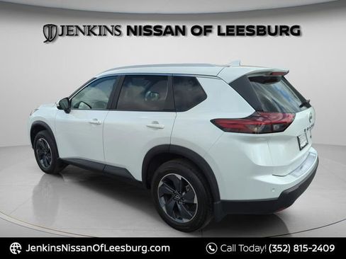 Certified 2024 Nissan Rogue SV w/ SV Premium Package image 9