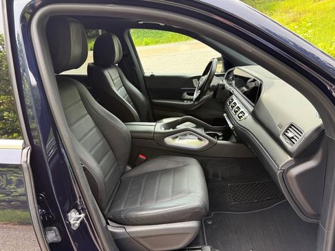 Used 2021 Mercedes-Benz GLS 580 4MATIC image 30
