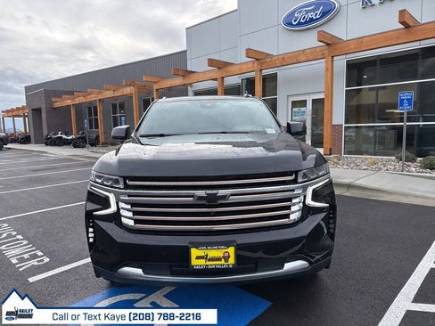 Used 2024 Chevrolet Suburban High Country w/ Advanced Technology Package image 4