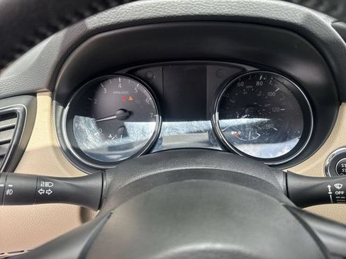 Used 2019 Nissan Rogue SL w/ Premium Package AWD/4WD image 19