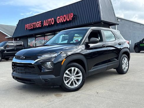 Used 2021 Chevrolet TrailBlazer LS w/ LPO, Blackout Package FWD image 15