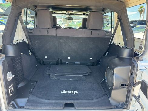 Used 2013 Jeep Wrangler Unlimited Sahara w/ Connectivity Group AWD/4WD image 24