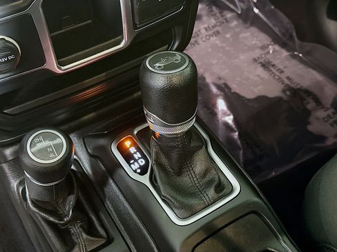 Used 2019 Jeep Wrangler Unlimited Sport image 20