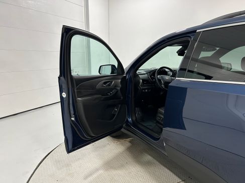 Used 2023 Chevrolet Traverse LT AWD/4WD image 25
