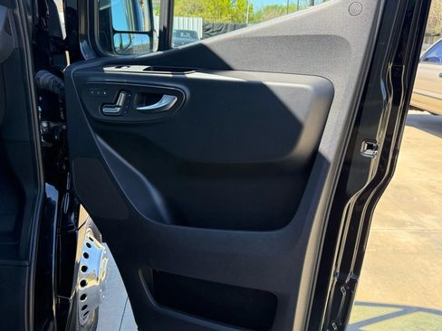 Used 2023 Mercedes-Benz Sprinter 3500 image 61