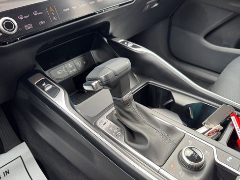 Certified 2025 Kia Sorento S image 21