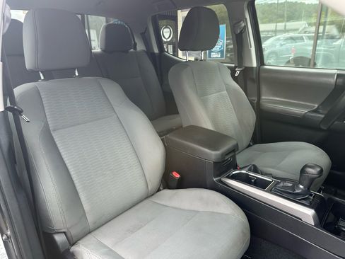 Used 2016 Toyota Tacoma SR5 image 10