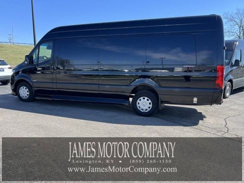 Used 2023 Mercedes-Benz Sprinter 3500 image 14