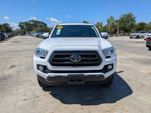 Used 2023 Toyota Tacoma SR5 w/ Technology Package AWD/4WD image 3