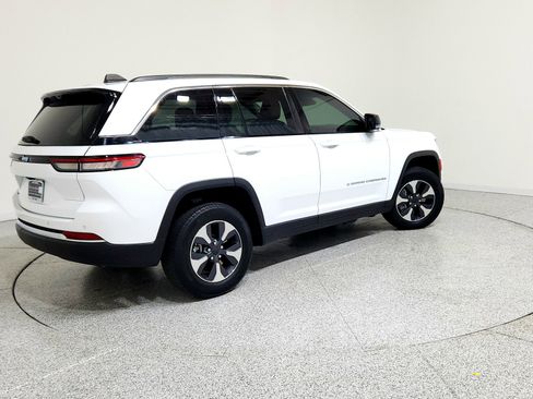 Used 2022 Jeep Grand Cherokee Limited 4xe w/ Luxury Tech Group II image 3