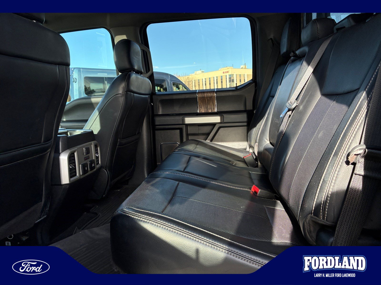 Used 2018 Ford F150 Lariat w/ Equipment Group 502A Luxury AWD/4WD image 17