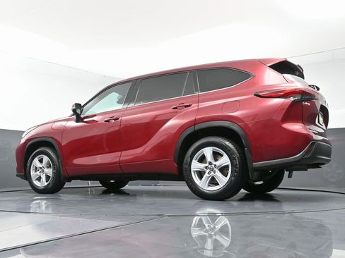 Used 2021 Toyota Highlander LE image 58
