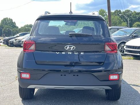 New 2026 Hyundai Venue SEL FWD image 12