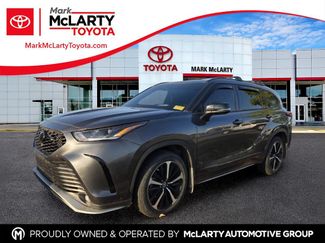 Used 2022 Toyota Highlander XSE FWD 360° Tour