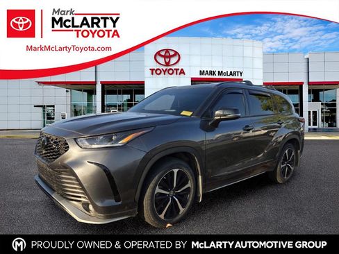 Used 2022 Toyota Highlander XSE FWD image 1