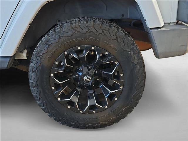 Used 2011 Jeep Wrangler Unlimited Sahara w/ Connectivity Group AWD/4WD image 20
