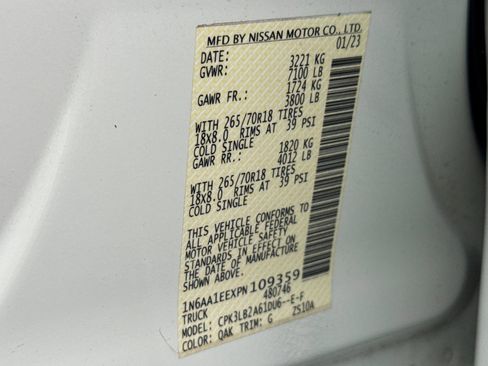 Used 2023 Nissan Titan SV image 18