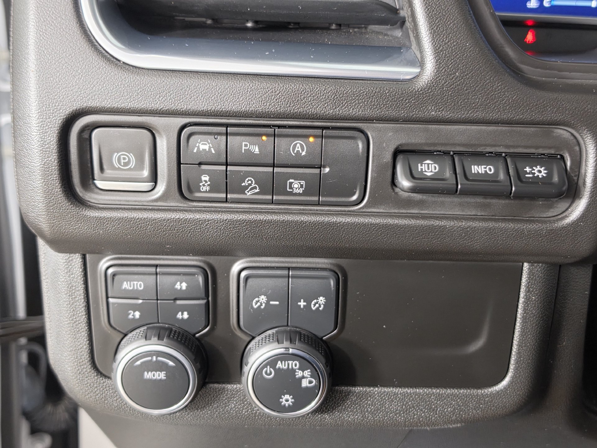 Used 2023 Chevrolet Tahoe High Country AWD/4WD image 12