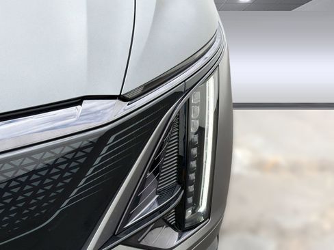 New 2026 Cadillac Lyriq V AWD/4WD image 10
